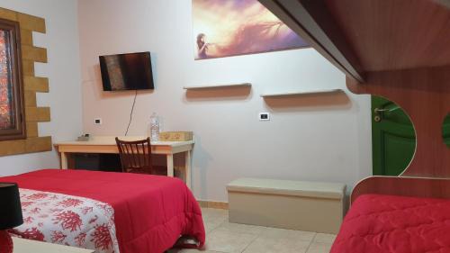 Quadruple Room with Private Bathroom
