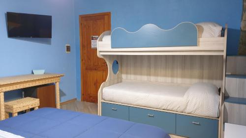 Quadruple Room with Private Bathroom