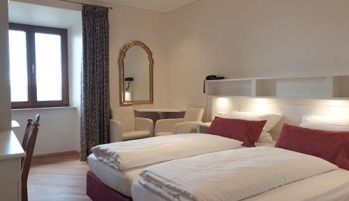 Double or Twin Room with Lake View