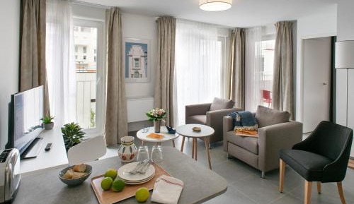 One-Bedroom Apartment