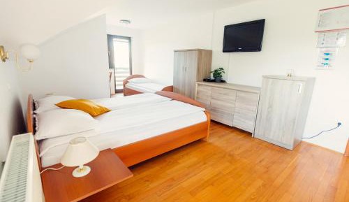 Triple Room with Private Bathroom