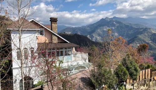 3-Bedroom Nature View Wooden Villa