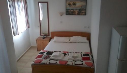 Studio (2 Adults)