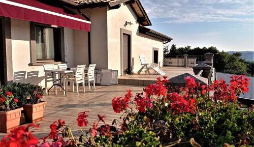 Apartment with Lake View