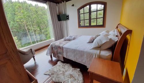 Chalet with Spa Bath and Fireplace - Carbenet Sauvignon