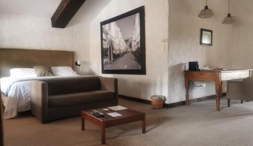 Deluxe Suite with Spa Bath