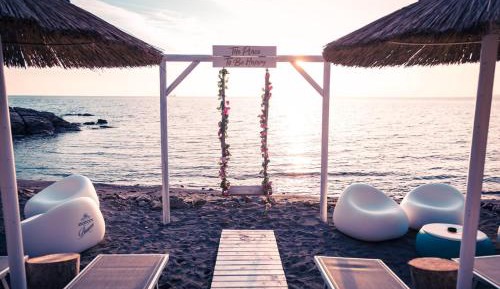 One-Bedroom Apartment with Balcony