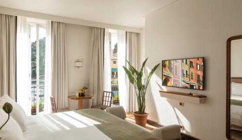 Suite with Balcony and Sea View
