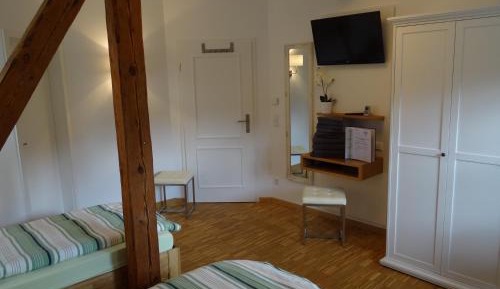 Triple Room with Balcony and Shower