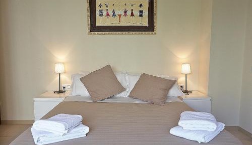 Two-Bedroom Apartment (2-6 Adults)