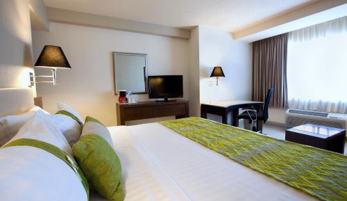 Standard King Room with City View