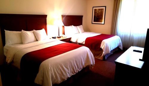 Queen Suite with Two Queen Beds - Mobility and Hearing Accessible