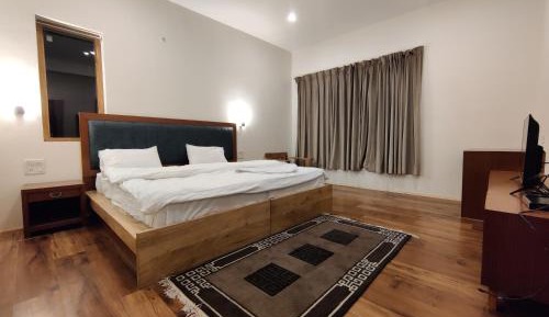 Double Room with Private Bathroom