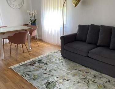 Apartment with Garden View
