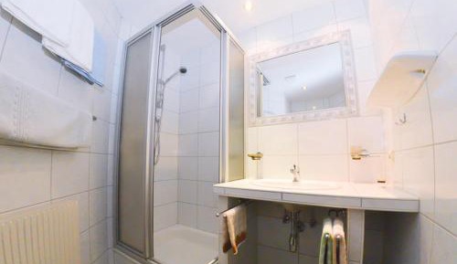 One-Bedroom Apartment with Balcony