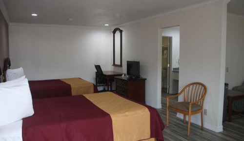 Queen Suite with Two Queen Beds and Sofa Bed - Non-Smoking/Not Pet Friendly