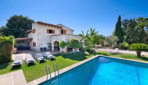 Villa with Garden View
