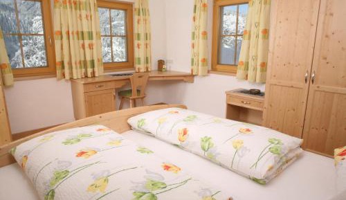 Two-Bedroom Apartment (4-5 Adults)