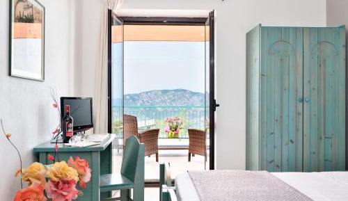 Double or Twin Room with Terrace