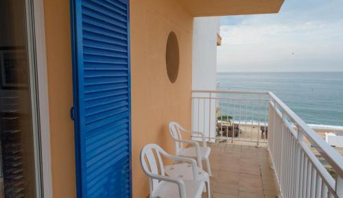 Triple Room with lateral sea view (3 Adults)
