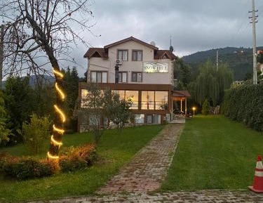 Apartment with Lake View