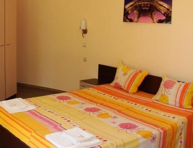 Double or Twin Room - Free Parking