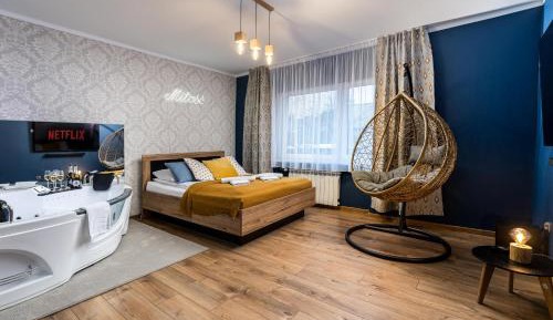 Suite with Hot Tub