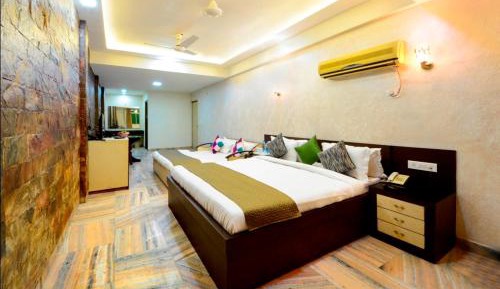 Deluxe Family Room