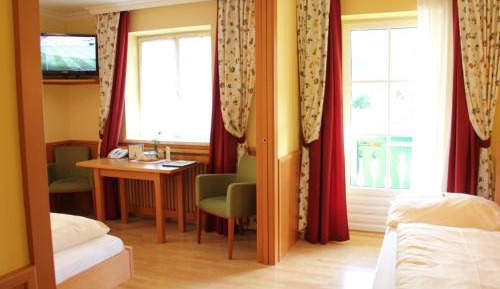 Family Room (2 Adults + 2 Children)