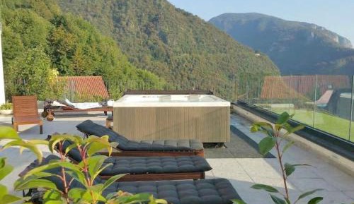 Superior One-Bedroom Apartment with Balcony