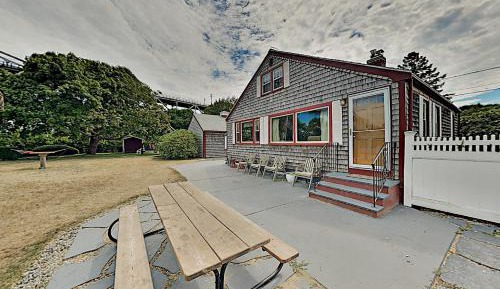 Four bedroom holiday home 