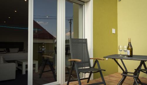 Deluxe Studio with Terrace