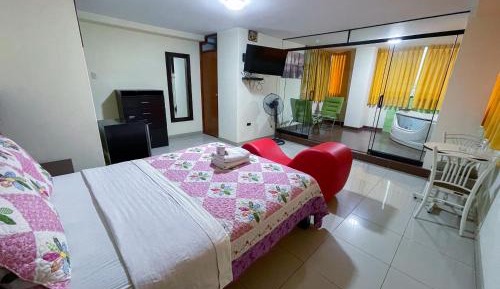 Queen Room with Spa Bath