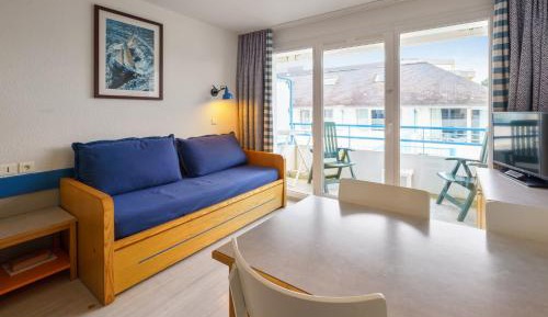 Studio with Sleeping Alcove and Balcony (4 People)