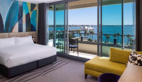 Deluxe King Room with Bay View