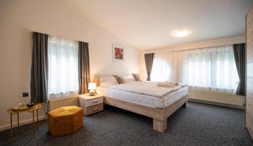 Deluxe Double Room with Shower