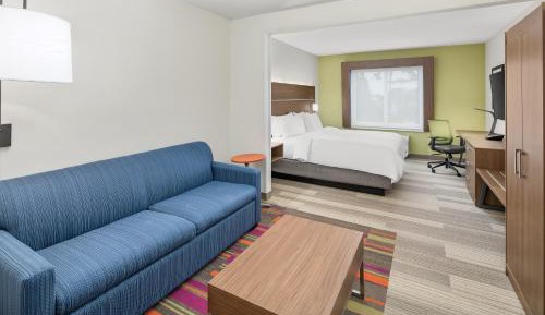 Suite - Hearing Accessible - Non-Smoking