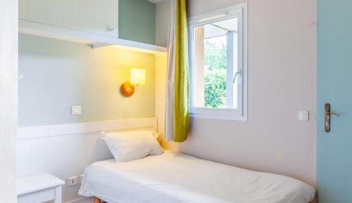 Studio with Sleeping Alcove and Terrace (3 People) - Quartier du Hameau