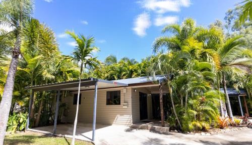 Bungalow - Sleeps Six