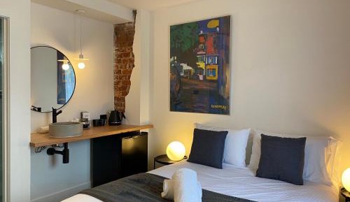 Premium Queen Room