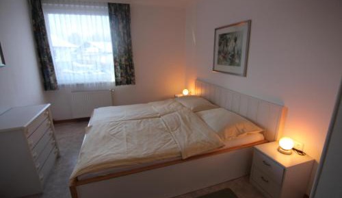 One-Bedroom Apartment with Balcony - H1