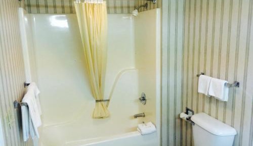 Suite with Hot Tub