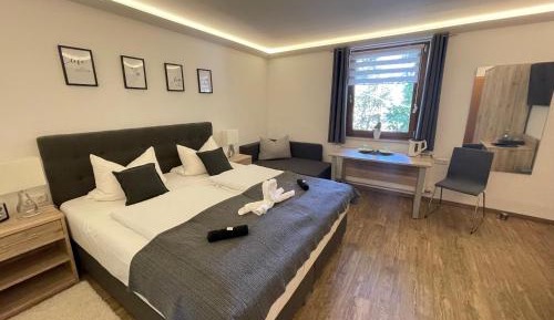 Deluxe Double or Twin Room with Garden View