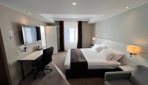 Standard King Room