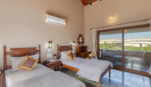 Twin Room with Balcony