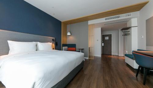 Standard King Room with Extra Floor Space