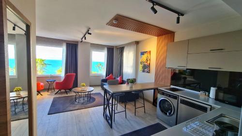 Superior Suite with Partial Sea View
