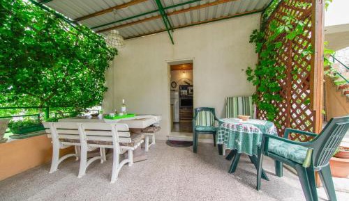 Two-Bedroom Apartment with Garden Terrace