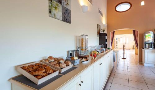 One-Bedroom Apartment (4 Adults) with balcony and Golf view 