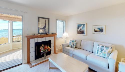 Three-Bedroom Townhouse